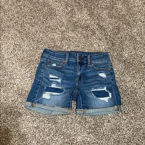 Women’s jean shorts.Size 00